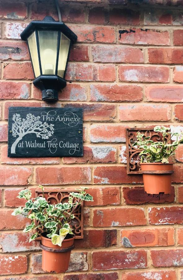 The Annexe At Walnut Tree Cottage Hope under Dinmore Экстерьер фото